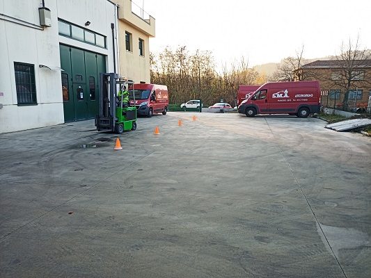 SmaAntincedio_Standa per i Corsi Antincendio nel cortile